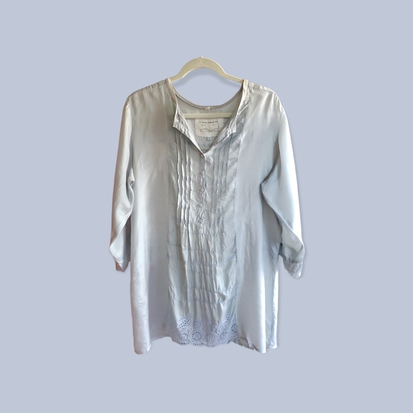 Johnny was vintage collection silk lite grey blouse. Minimalist Piece - Picture 8 of 12